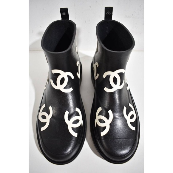 Chanel rain boots - Picture 2 of 13